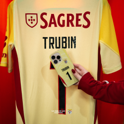 Cover SL Benfica - Equipamento Guarda-Redes Amarelo