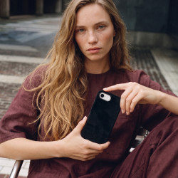 Funda Velvet para iPhone 16e