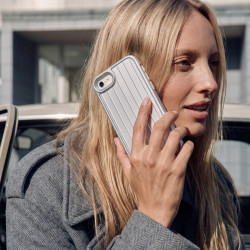 Funda Titan para iPhone SE 2022